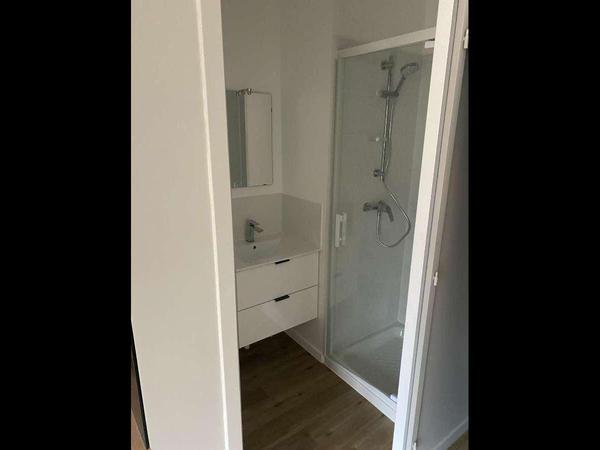 Location / Studio de 18 m², Poitiers, Rue Riffault / Photo 4