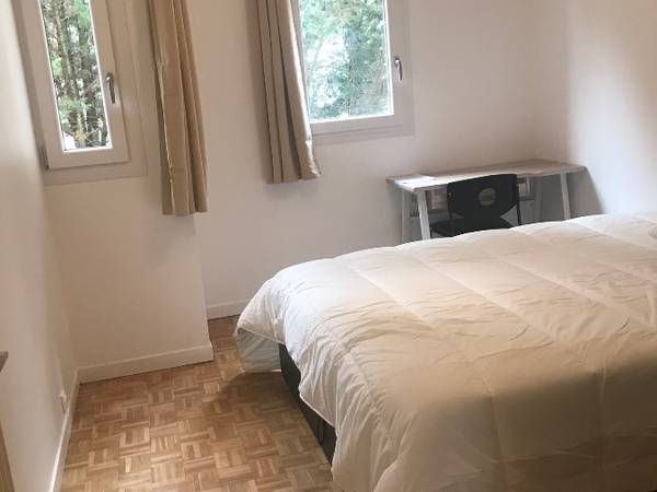 Flatsharing / 7-bedroom house · 150 m², Louvres, Square de Nimes / Photo 5