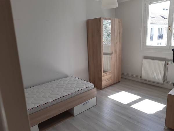 Colocation / Appartement 5 pièces de 107 m², Olivet, Rue des Capucines / Photo 7