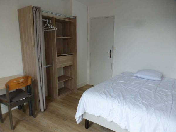 Colocation / Appartement 4 pièces de 61 m², Brest, Rue de Kergoat / Photo 2