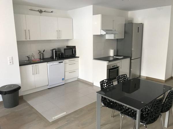 Colocation / Appartement 4 pièces de 77 m², Saint-Ouen, S Rue Charles Schmidt / Photo 2