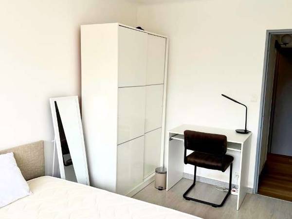 Colocation / Appartement 4 pièces de 64 m², Marseille, Avenue Jules Cantini / Photo 2