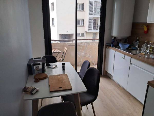Colocation / Appartement 4 pièces de 60 m², Grenoble, Rue des Champs Elysées / Photo 2