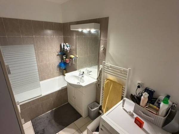 Colocation / Appartement 4 pièces de 84 m², Saint-Martin-d'Hères, Rue Leon Geist / Photo 9