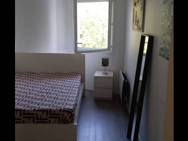 Chambre pour étudiant / Immeuble 5 pièces de 100 m², Noisy-le-Grand, Grande Allee du Champy / Photo 2