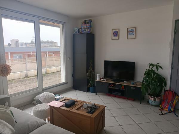 Flatsharing / 4-bedroom flat · 84 m², Saint-Martin-d'Hères, Avenue Ambroise Croizat / Photo 2