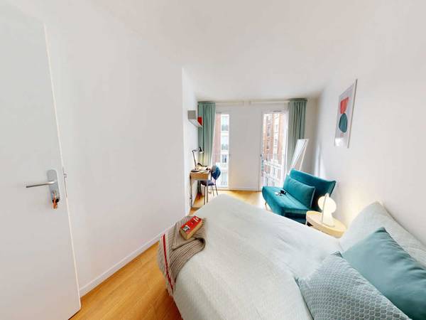 Colocation / Appartement 5 pièces de 110 m², Paris, Rue de Belleville / Photo 2