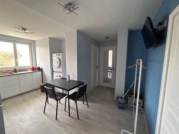 Colocation / Appartement 3 pièces de 51 m², Bron, Avenue Pierre Brossolette / Photo 2