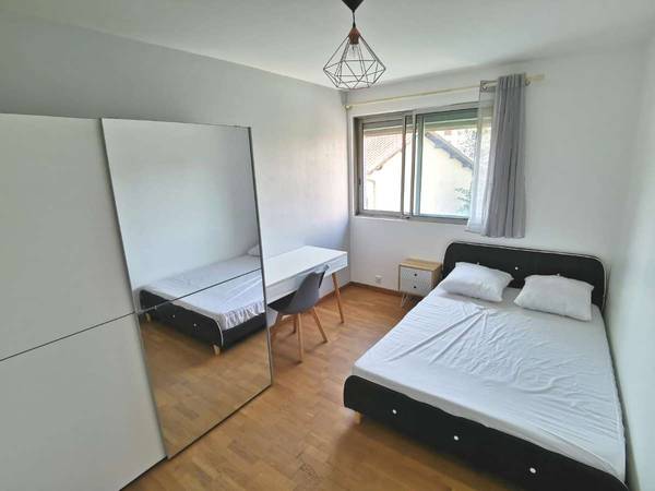 Colocation / Appartement 4 pièces de 68 m², Toulouse, Rue de Cugnaux / Photo 2