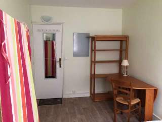 Room in a live-in landlord's home / 5 rooms apartment · 87 m², Antony, Avenue Francois Molé
