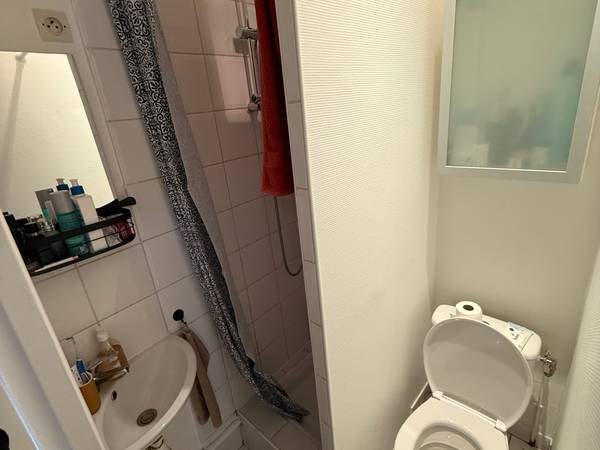 Sous-location / Studio de 15 m², Paris, Rue Saint-Denis / Photo 2