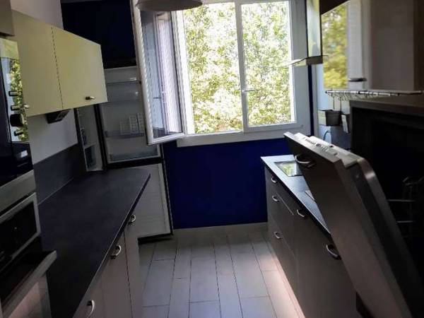 Colocation / Appartement 4 pièces de 83 m², Saint-Martin-d'Hères, Rue Pierre Courtade / Photo 13