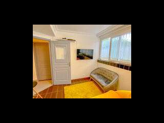 Room in a live-in landlord's home / 1 room apartment, Rosny-sous-Bois