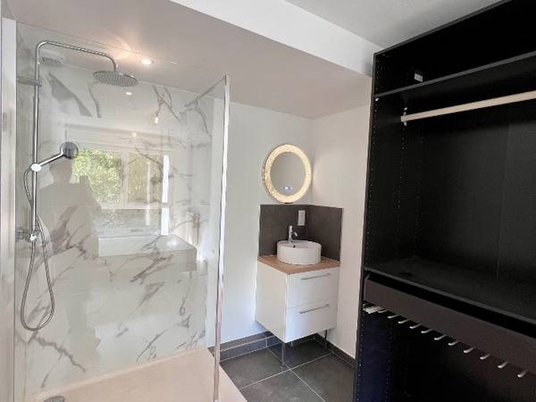 Colocation / Appartement 9 pièces de 122 m², Lyon, Avenue Rosa Parks / Photo 15