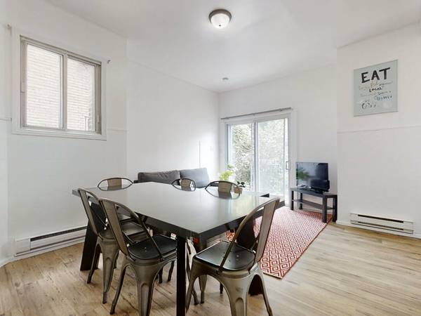 Colocation / Appartement 4 pièces de 120 m², Montréal / Photo 2