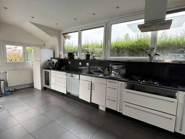 Coliving / Maison 10 pièces de 240 m², Archamps, Route des Pommeraies / Photo 2