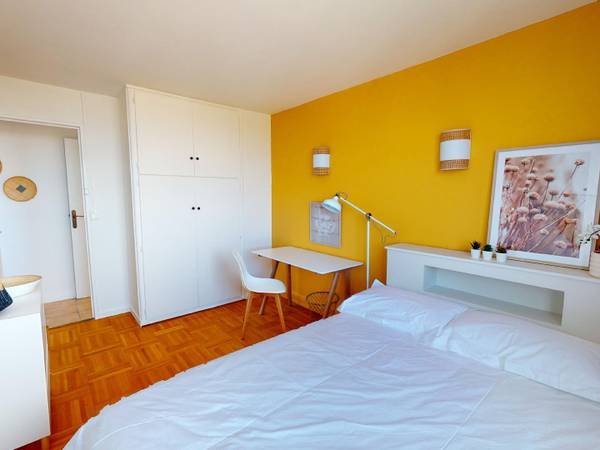 Colocation / Appartement 7 pièces de 102 m², Bron, Rue du Parc / Photo 2