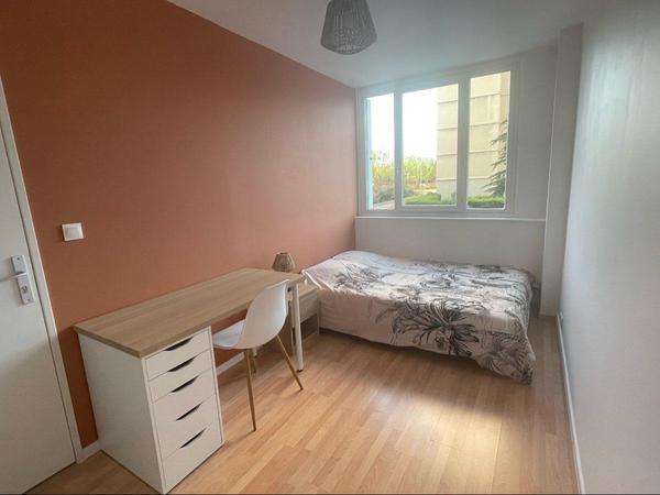 Flatsharing / 5-bedroom flat · 90 m², Bron, Rue Edouard Branly / Photo 10