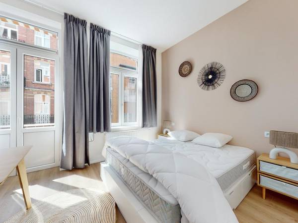 Room share / 17 rooms apartment · 458 m², Saint-Gilles, Rue Egide Walschaerts 49, / Photo 16