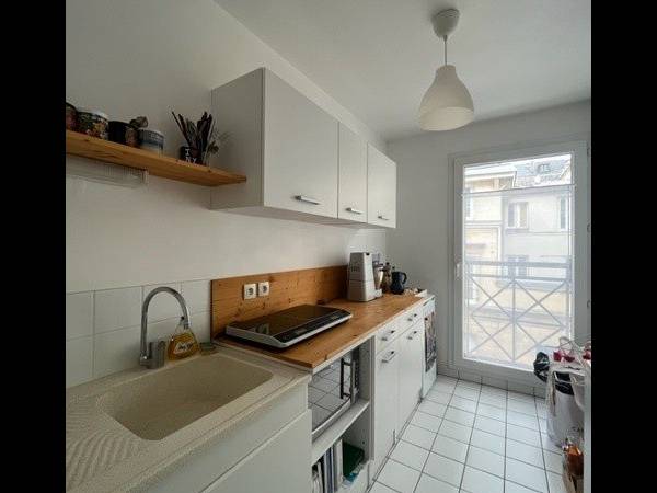 Location / Appartement 2 pièces de 48 m², Rouen, Rue Stanislas Girardin / Photo 2