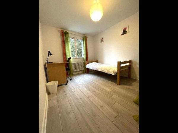 Colocation / Appartement 5 pièces de 68 m², Grenoble, Rue Blanche Monier / Photo 2