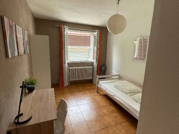 Colocation / Appartement 5 pièces de 68 m², Grenoble, Rue Blanche Monier / Photo 4