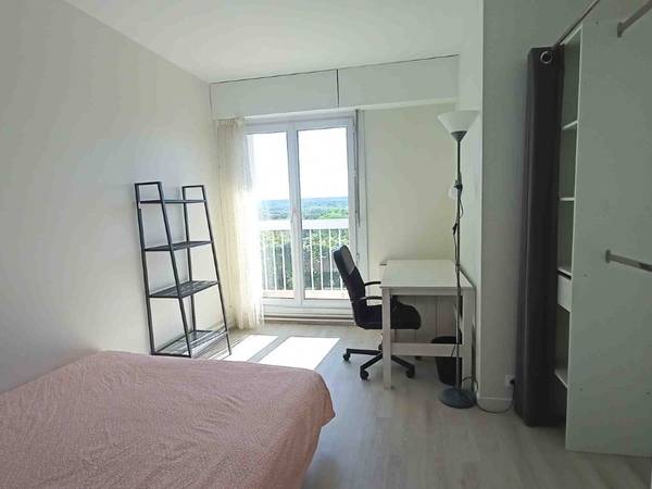 Flatsharing / 5-bedroom flat · 83 m², Cergy, Rue des Chênes Verts / Photo 2