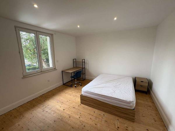 Colocation / Appartement 4 pièces de 72 m², Strasbourg, Avenue de Colmar / Photo 2