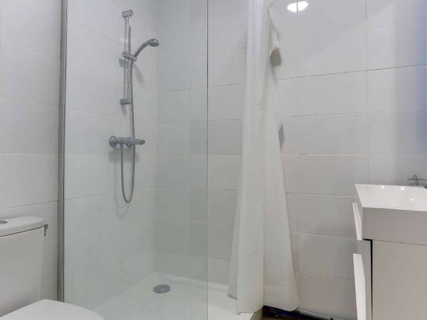 Colocation / Appartement 6 pièces de 92 m², Rennes, Rue du 10eme d'Artillerie / Photo 8