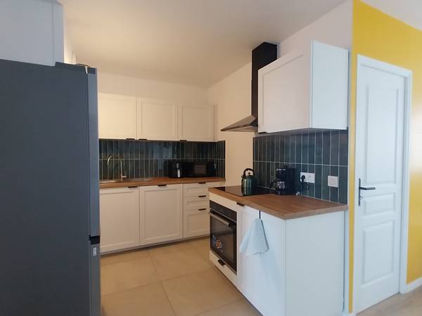 Colocation / Appartement 4 pièces de 68 m², Saint-Denis, Place de l'Ermitage / Photo 2