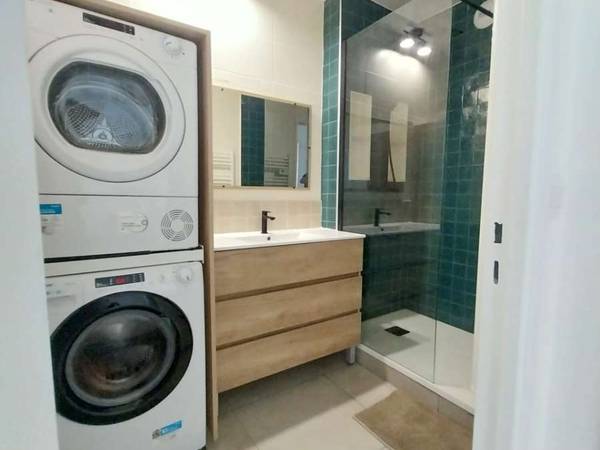 Colocation / Appartement 4 pièces de 68 m², Saint-Denis, Place de l'Ermitage / Photo 4