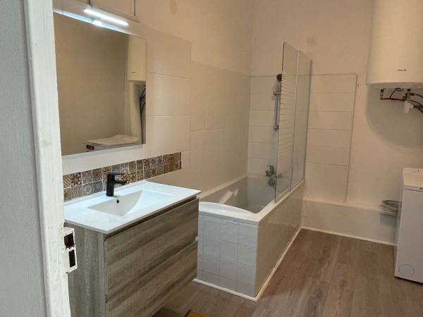Colocation / Appartement 5 pièces de 85 m², Narbonne, Place Voltaire / Photo 4