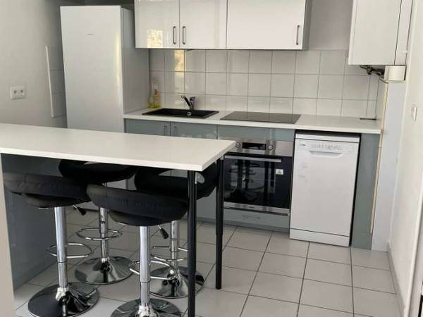 Colocation / Appartement 5 pièces de 83 m², Pessac, Rue Ferdinand Antoune / Photo 2