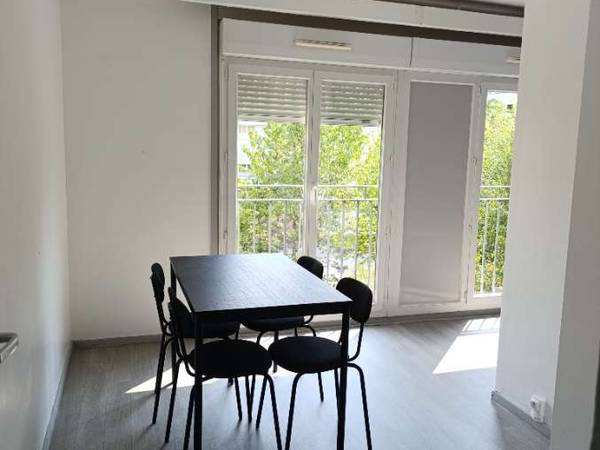 Colocation / Appartement 4 pièces de 73 m², Nancy, Rue de la Bergamote / Photo 2