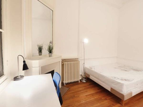 Colocation / Appartement 6 pièces de 125 m², Paris, Rue Cernuschi / Photo 2