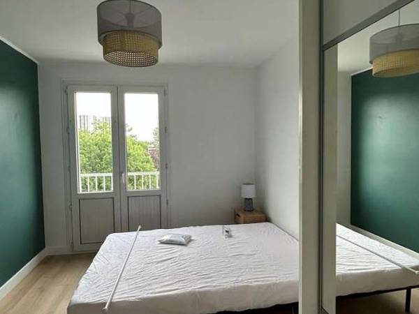 Colocation / Appartement 4 pièces de 75 m², Pessac, Rue Armand Calmon / Photo 2