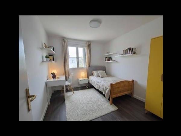 Colocation / Appartement 5 pièces de 77 m², Poissy / Photo 2