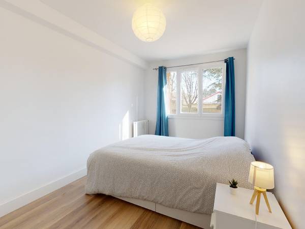 Colocation / Appartement 4 pièces de 66 m², Villeurbanne, Boulevard Eugene Reguillon / Photo 2