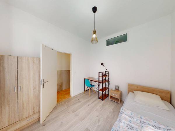 Colocation / Maison 5 pièces de 121 m², Roubaix, Rue Decrème / Photo 2