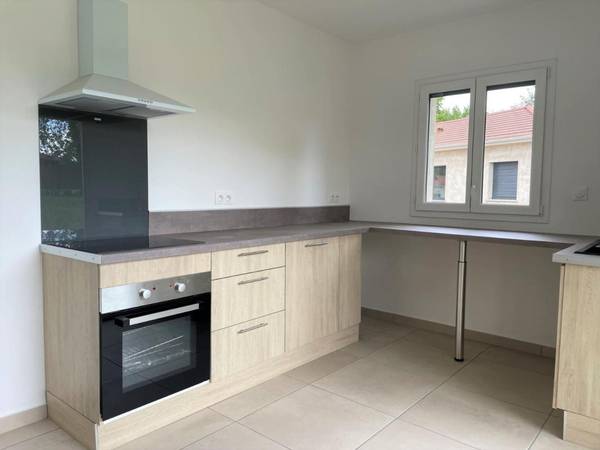 Location / Maison de 90 m², Roanne, Impasse Marguerite Duras / Photo 2