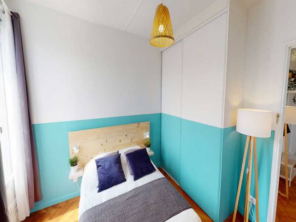 Colocation / Appartement 6 pièces de 130 m², Paris, Rue des Volontaires / Photo 2