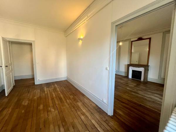 Location / Appartement 4 pièces de 100 m², Nancy, Rue de Lorraine / Photo 2