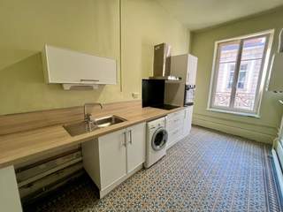 Location / 4 rooms apartment · 100 m², Nancy, Rue de Lorraine