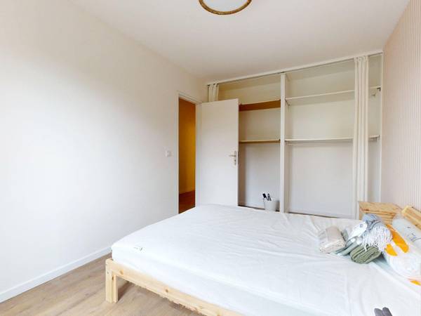 Colocation / Appartement 6 pièces de 83 m², Aulnay-sous-Bois, Allée du Professeur Monod / Photo 2