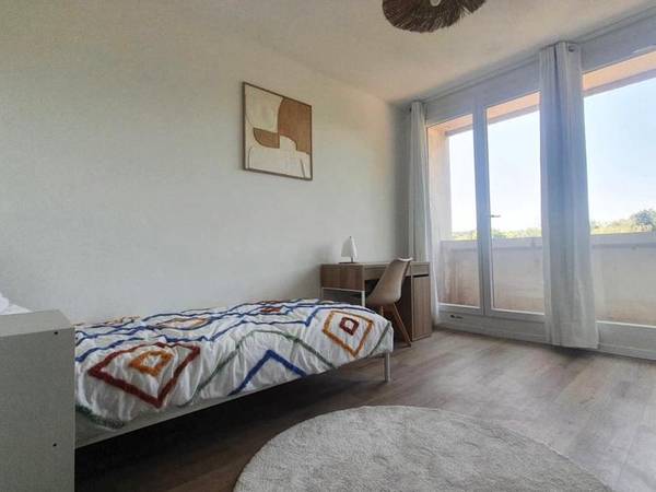 Colocation / Appartement 3 pièces de 83 m², Limoges, Rue Marcel Madoumier / Photo 2