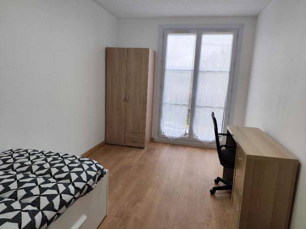 Colocation / Maison 6 pièces de 107 m², Mantes-la-Ville, Rue de Rosay / Photo 2