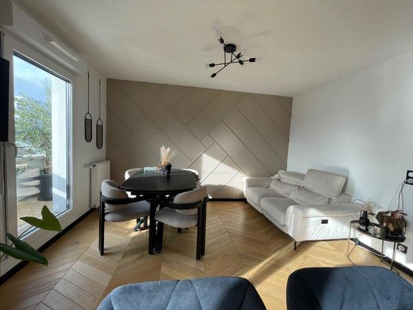 Colocation / Duplex 4 pièces de 100 m², Bobigny, Rue Frida Kahlo / Photo 2
