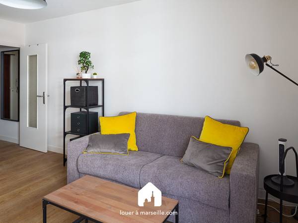 Location / Appartement 1 pièce de 23 m², Marseille / Photo 2