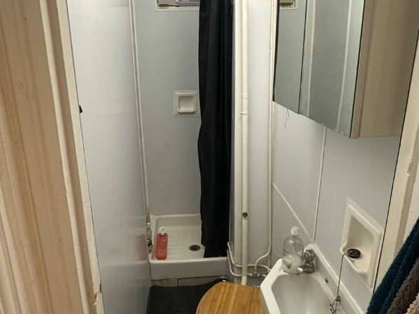 Sous-location / Appartement 3 pièces de 41 m², Paris, Rue du Débarcadère / Photo 2