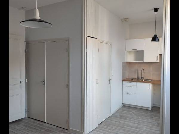 Location / Appartement 1 pièce, Châtellerault / Photo 2